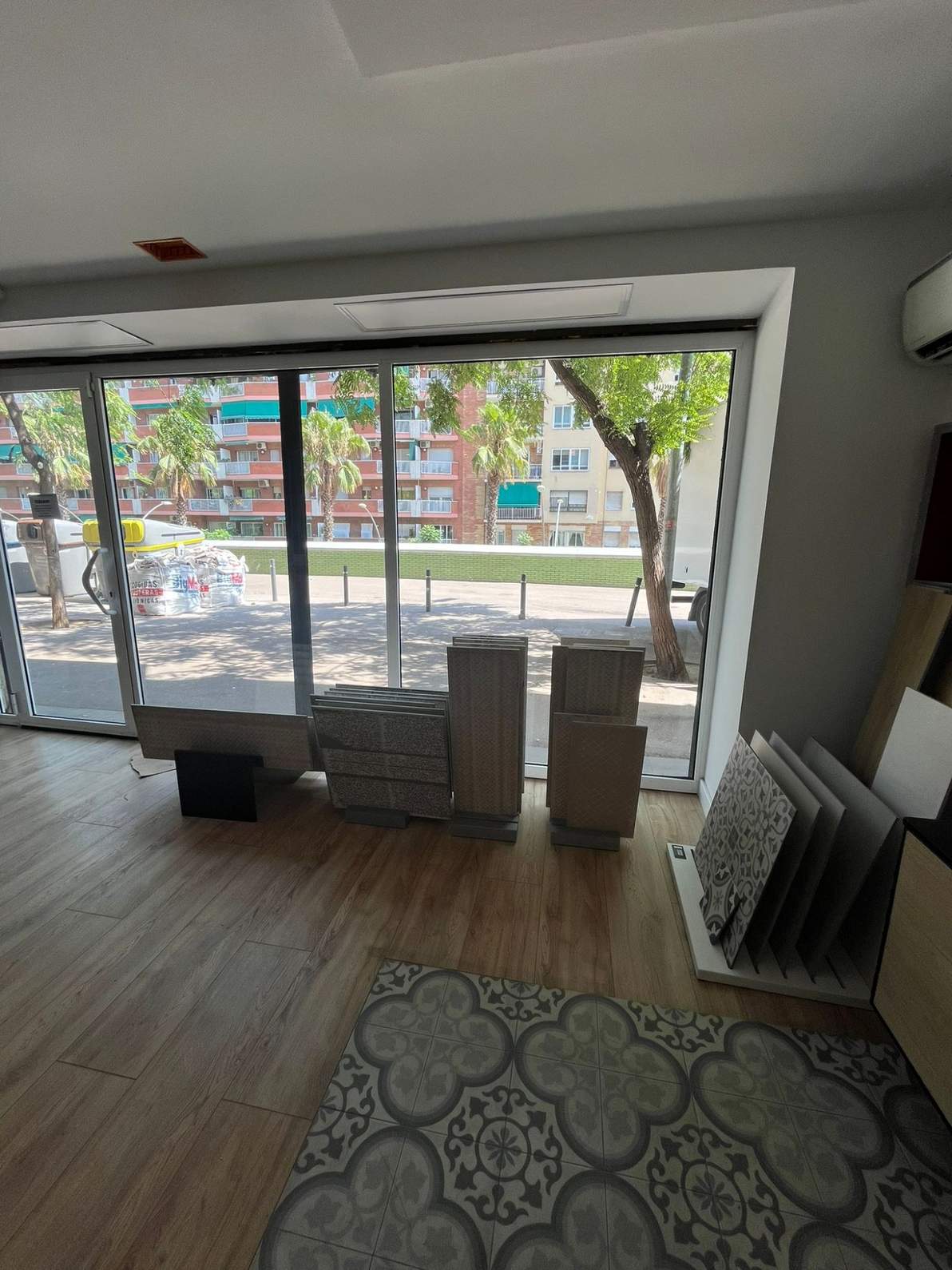 Reforma integral de vivienda con acabados modernos y personalizados
