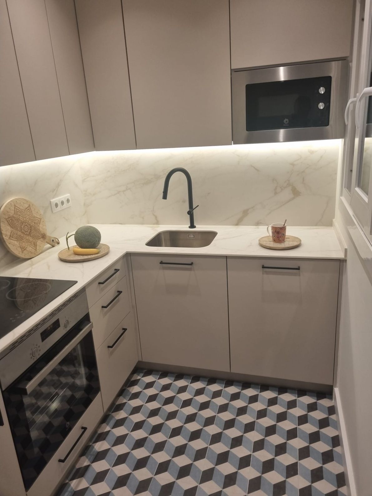 Reforma integral de vivienda con acabados modernos y personalizados