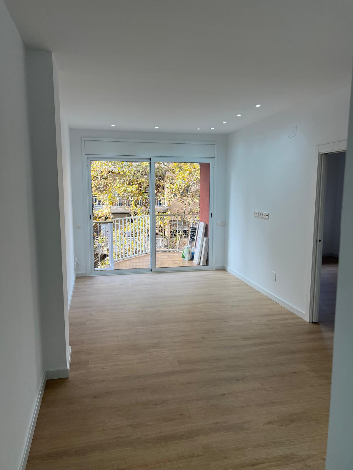 Reforma integral de vivienda con acabados modernos y personalizados