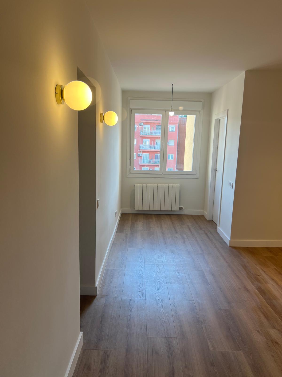Reforma integral de vivienda con acabados modernos y personalizados