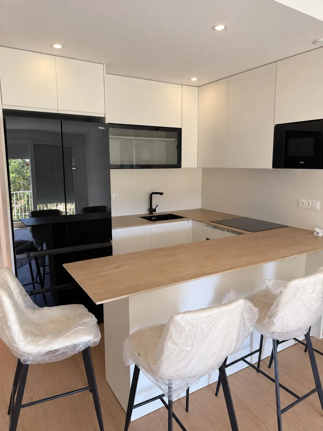 Cocina reformada en Proyecto Meridiana, Sant Andreu (Barcelona)