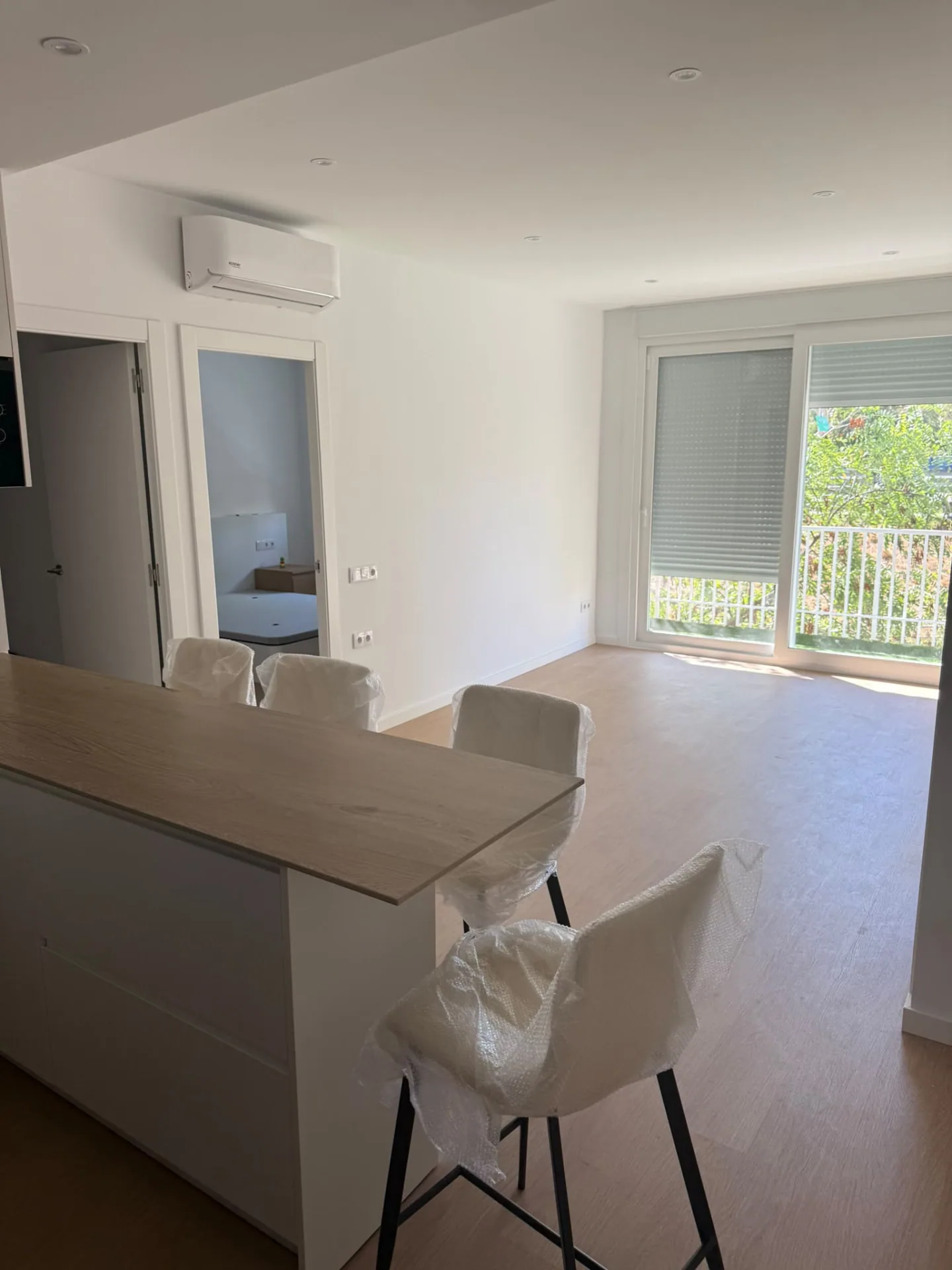 Salón reformado en Proyecto Meridiana, Sant Andreu (Barcelona)