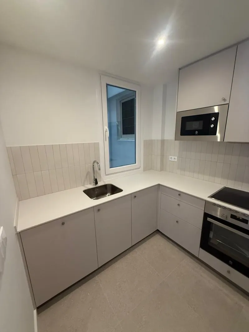 Cocina reformada en Proyecto Urgell, Eixample (Barcelona)